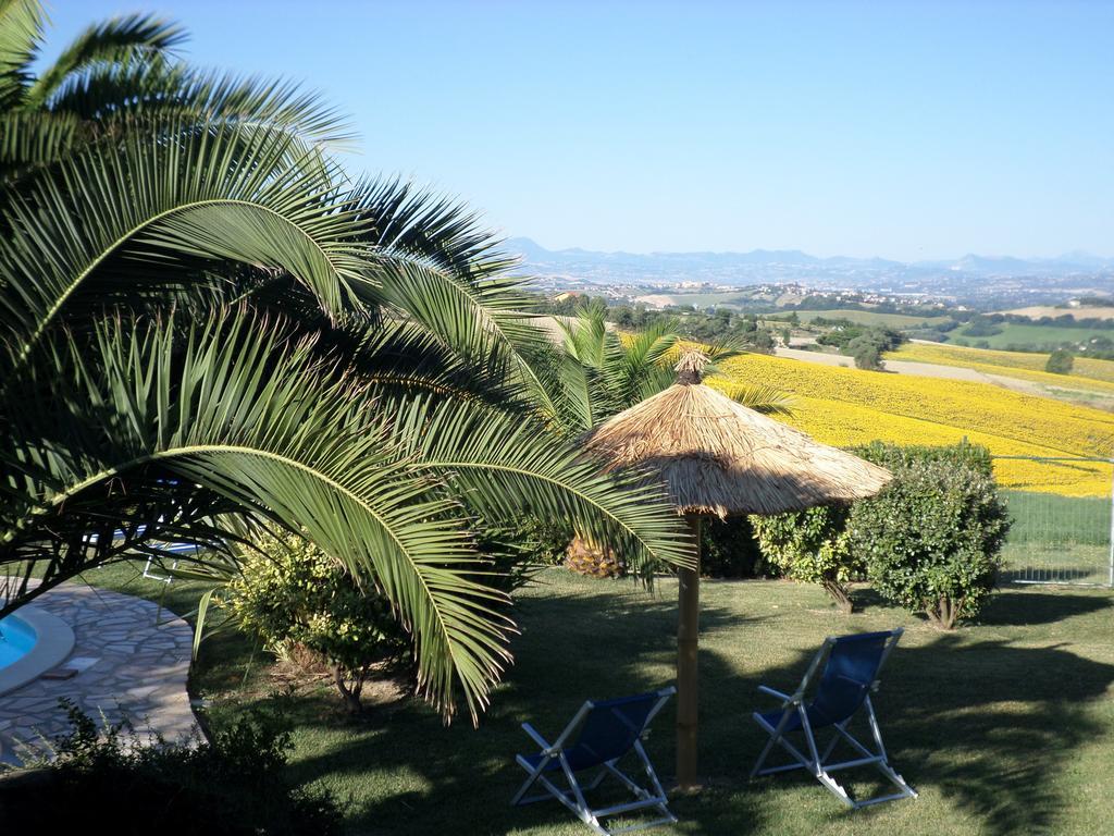 Bed And Breakfast " Il Tesoro Di Mario " Falconara Marittima Bagian luar foto