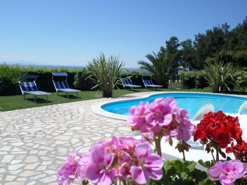 Bed And Breakfast " Il Tesoro Di Mario " Falconara Marittima Bagian luar foto