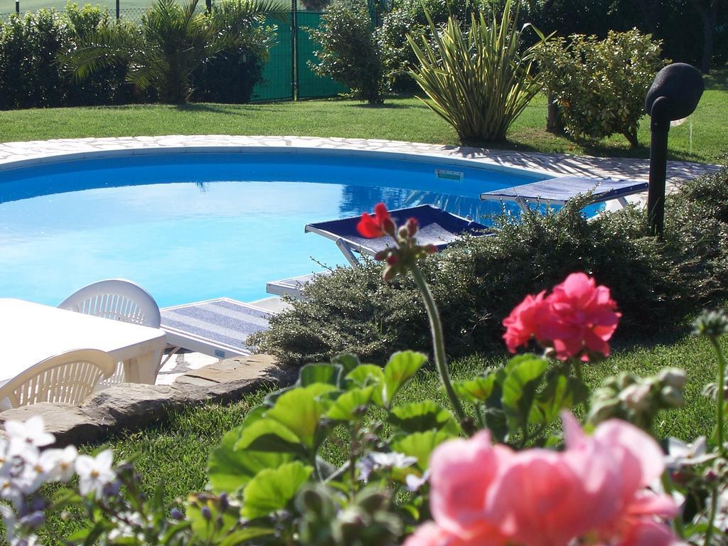 Bed And Breakfast " Il Tesoro Di Mario " Falconara Marittima Bagian luar foto