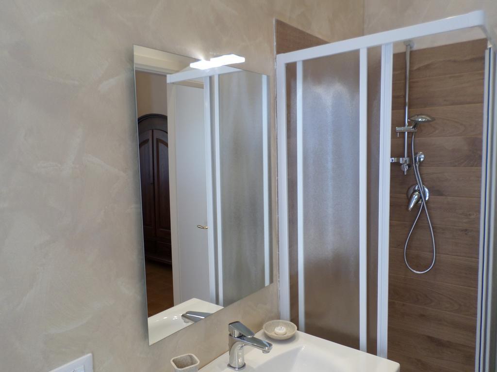 Bed And Breakfast " Il Tesoro Di Mario " Falconara Marittima Bagian luar foto