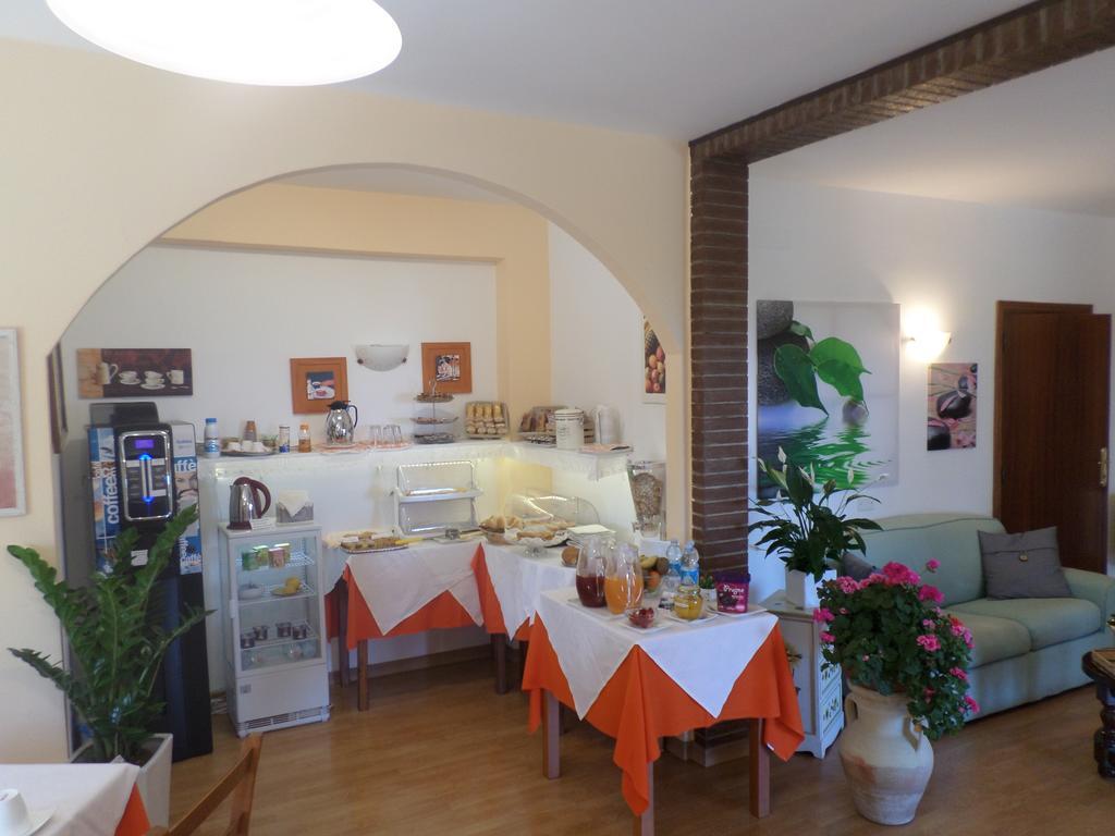 Bed And Breakfast " Il Tesoro Di Mario " Falconara Marittima Bagian luar foto