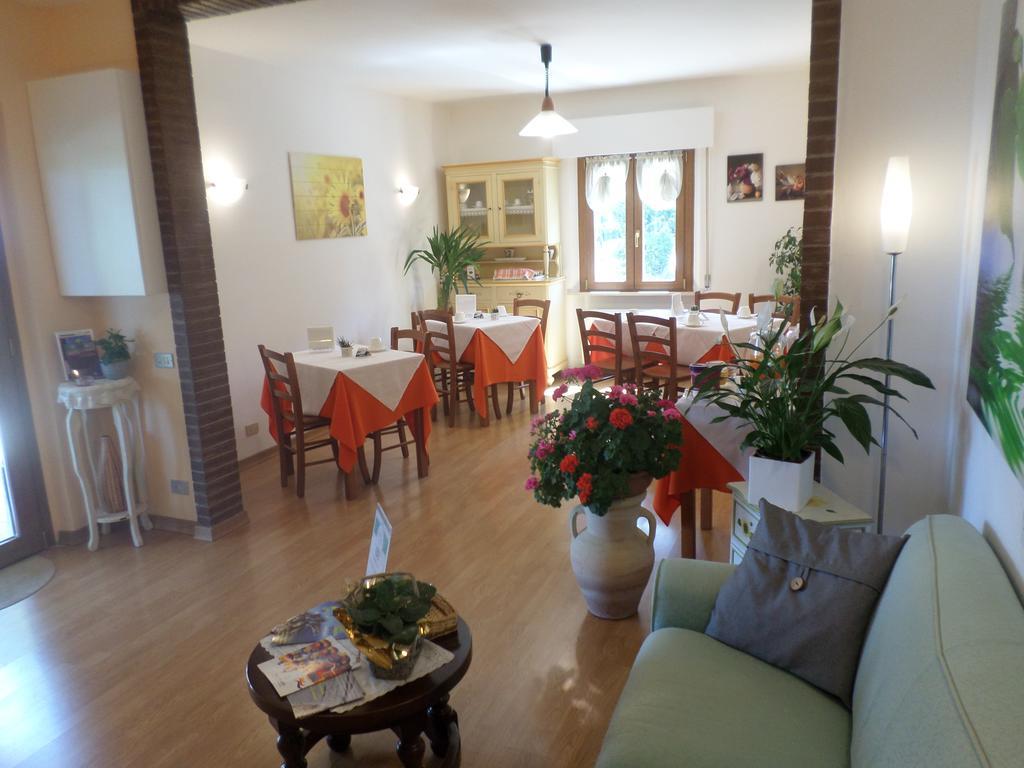 Bed And Breakfast " Il Tesoro Di Mario " Falconara Marittima Bagian luar foto