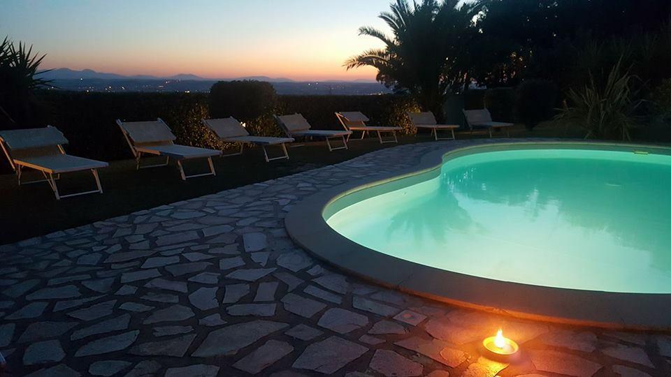 Bed And Breakfast " Il Tesoro Di Mario " Falconara Marittima Bagian luar foto