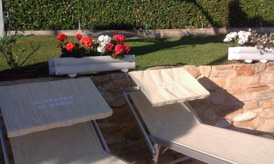 Bed And Breakfast " Il Tesoro Di Mario " Falconara Marittima Bagian luar foto